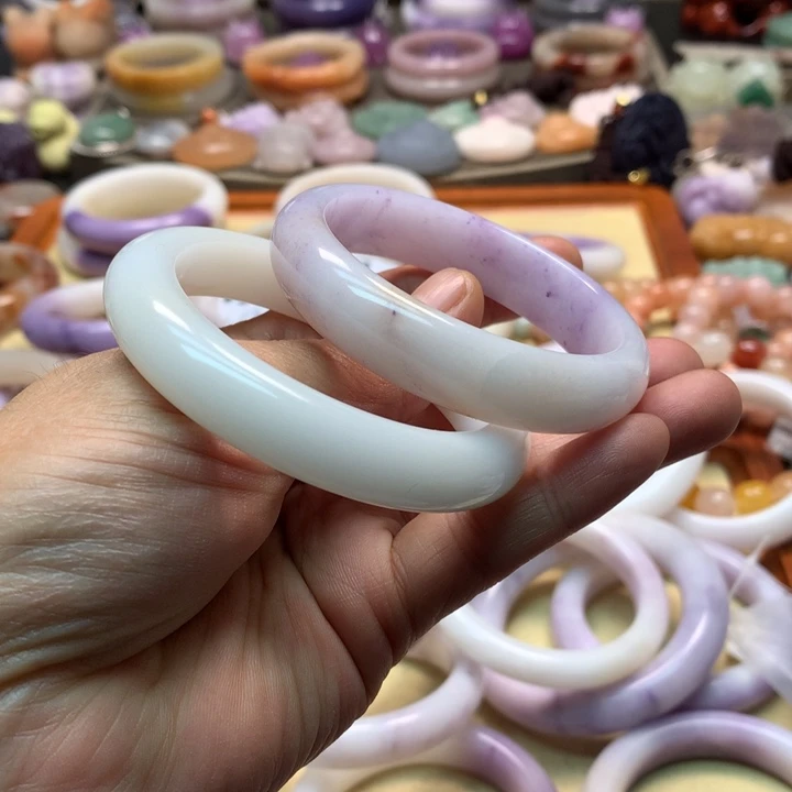 宝***石英岩玉未镶嵌2条紫白53