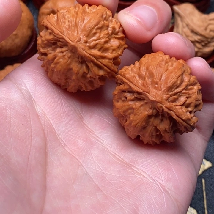 文玩核桃吊坠麒麟球