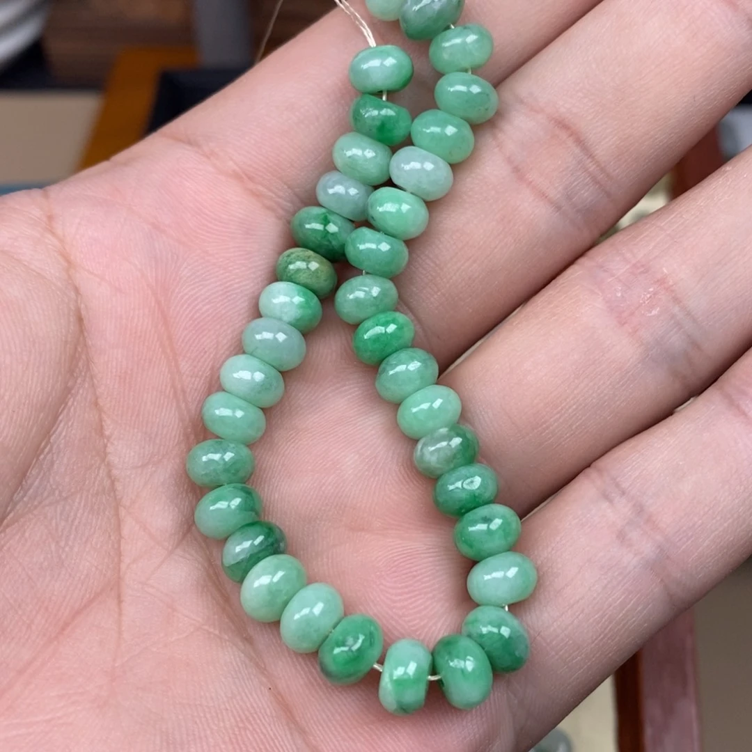 翡翠颈饰未镶嵌艾*童翡翠