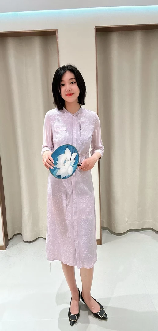 华诺百货二楼恩宝莉国风连衣裙