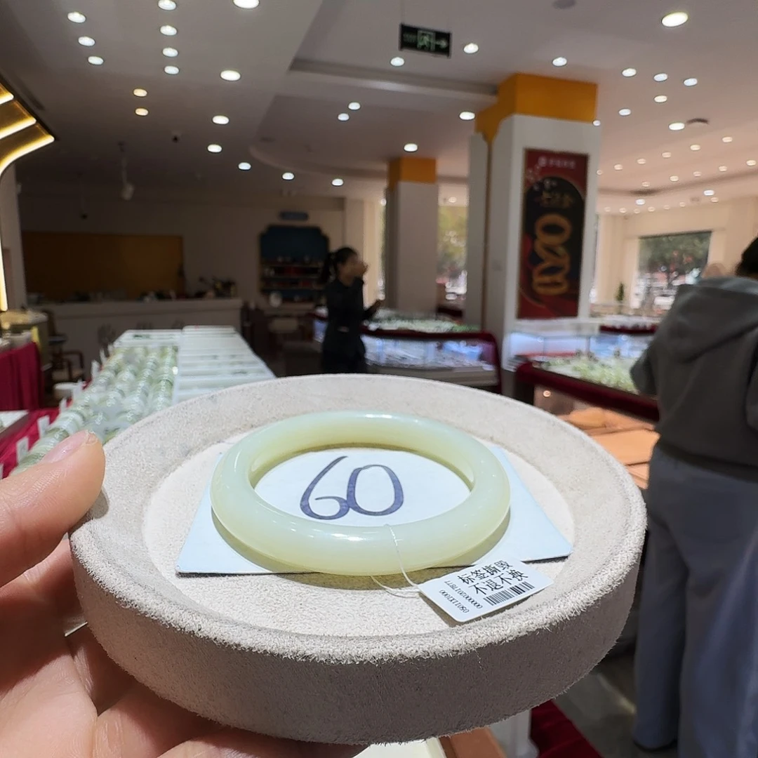 和田玉未镶嵌手镯03