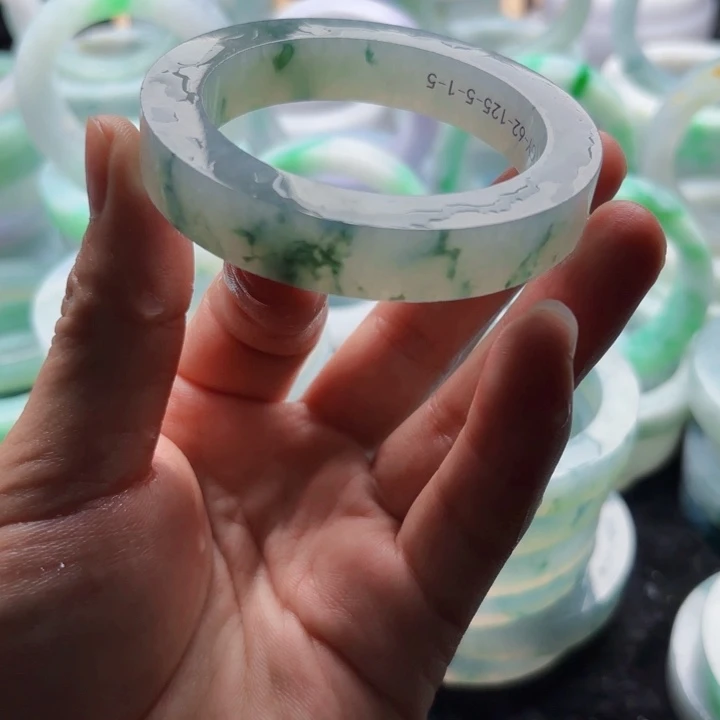 定制翡翠无未镶嵌星**业