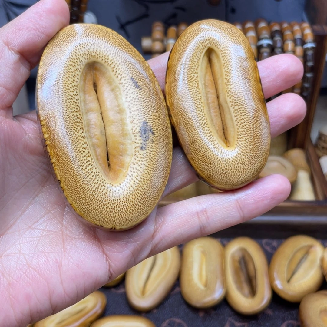 昊***天竹竹格手把件两个