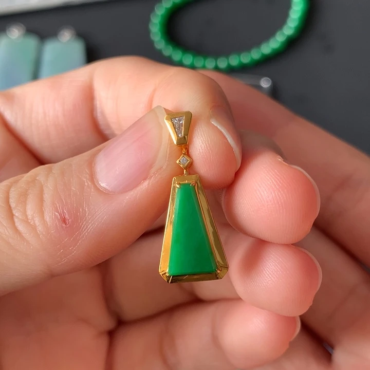 翡翠18K金镶嵌吊坠(不含链)