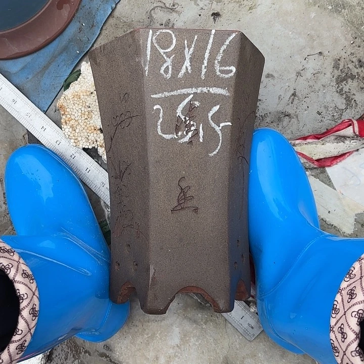 紫砂花瓶紫砂等珍贵