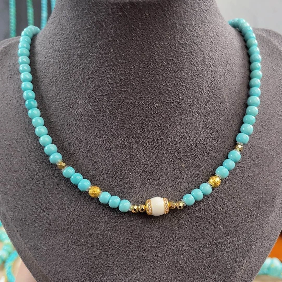 绿松石18K金镶嵌配饰顺色一窝料4.5mm