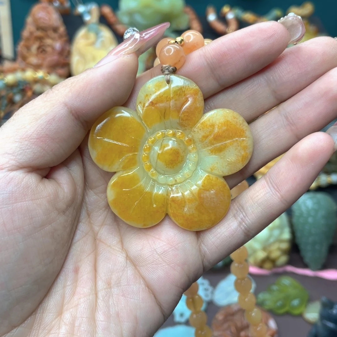 蛇纹石玉颈饰未镶嵌