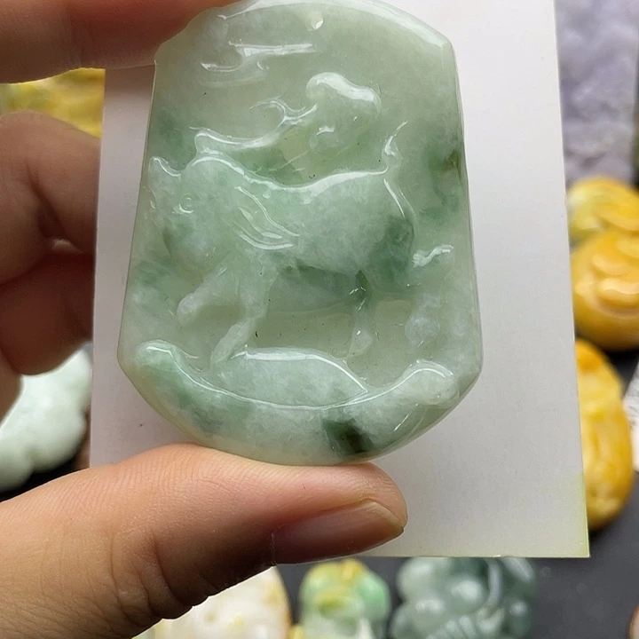 翡翠未镶嵌颈饰天然翡翠