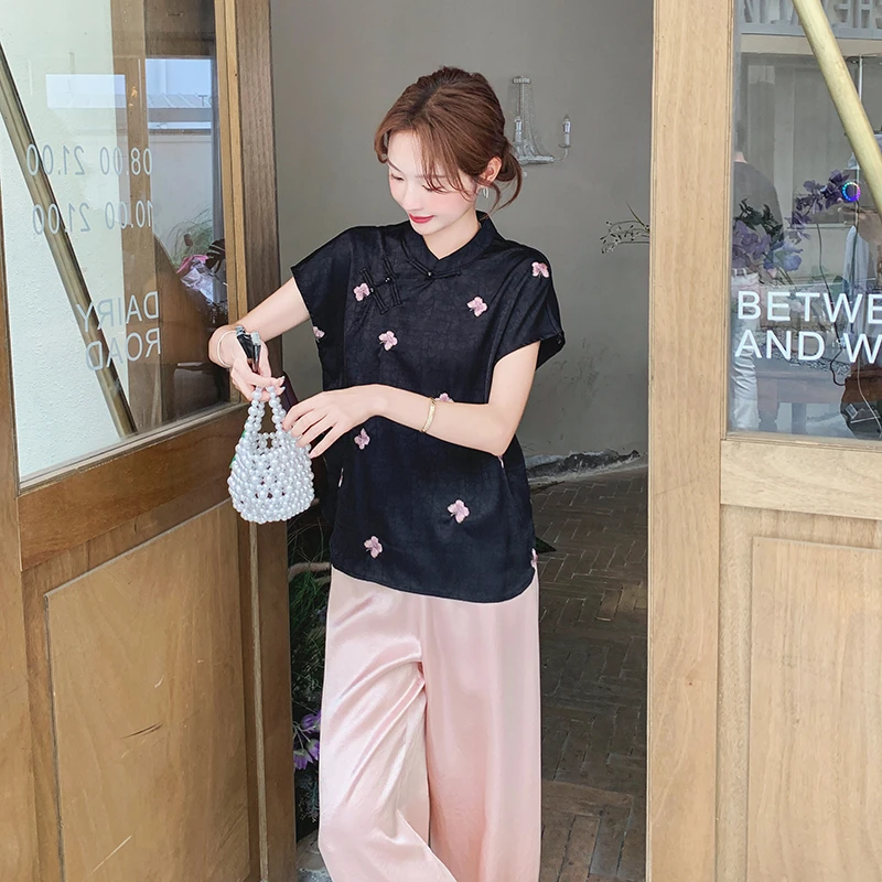 新中式国风刺绣缎面套装女2025夏季新款复古盘扣上衣阔腿裤两件套