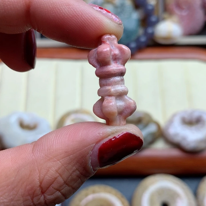 硅化珊瑚（珊瑚玉）颈饰未镶嵌