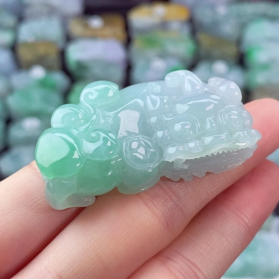 颈饰未镶嵌翡翠天然