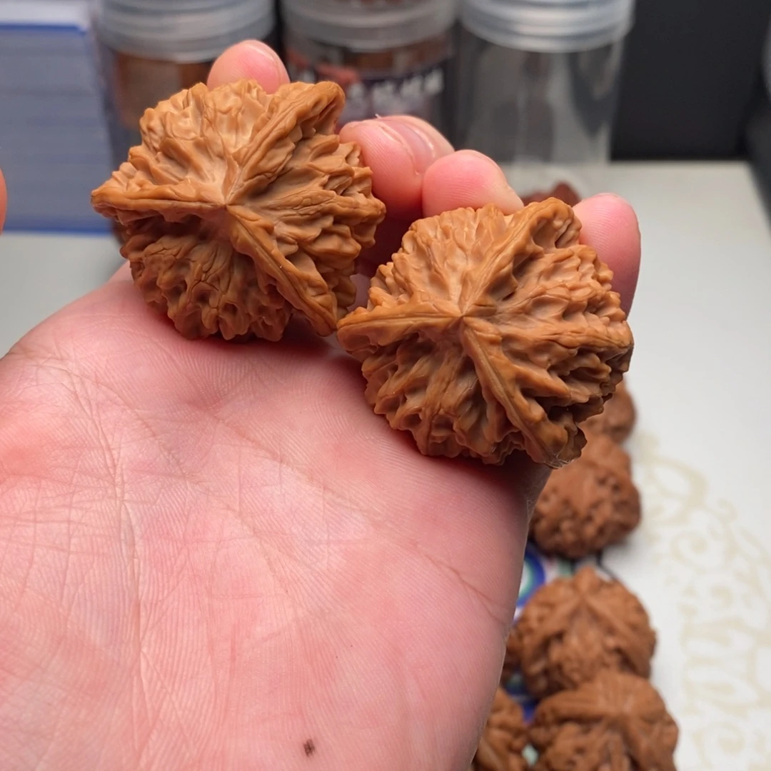 文玩核桃把件41秦闷三棱