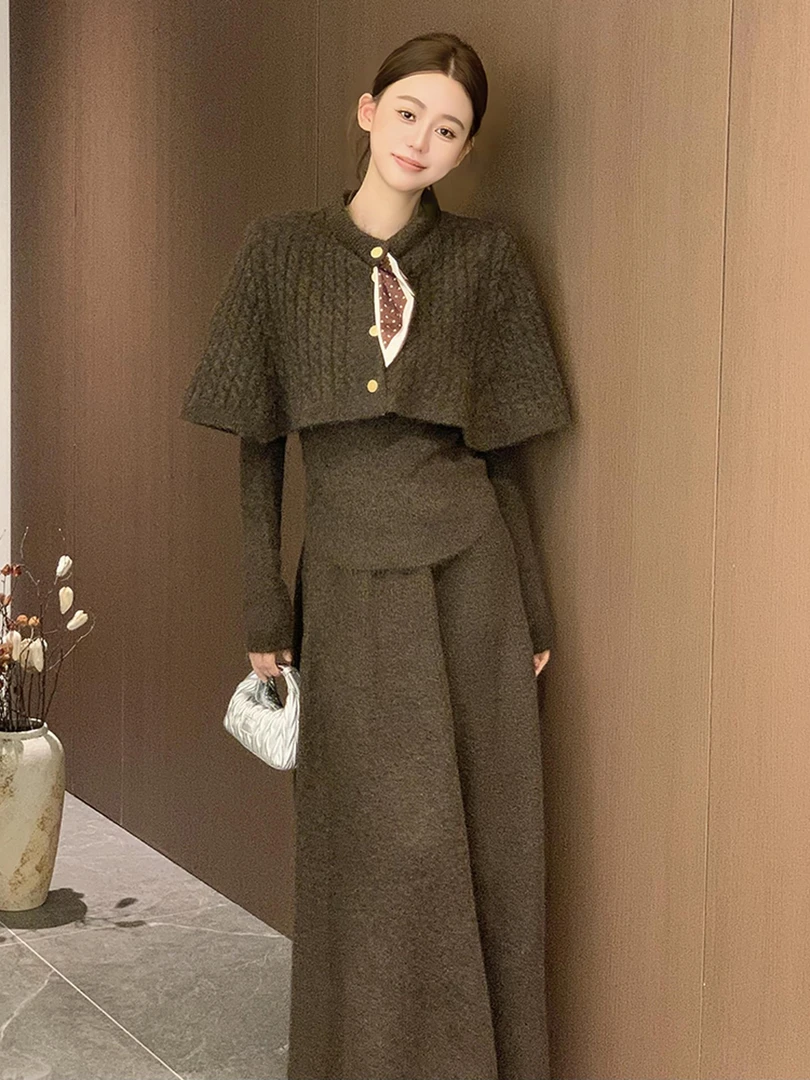 秋冬温柔富家千金感套装重要场合法式慵懒松弛感咖色针织连衣裙女