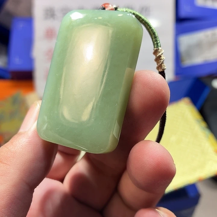 颈饰未镶嵌和田玉（糖玉）