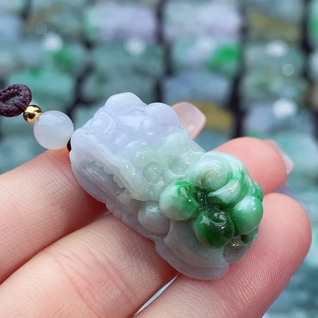 颈饰未镶嵌翡翠天然