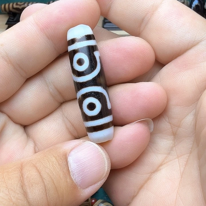 玛瑙/玉髓颈饰未镶嵌左**宝