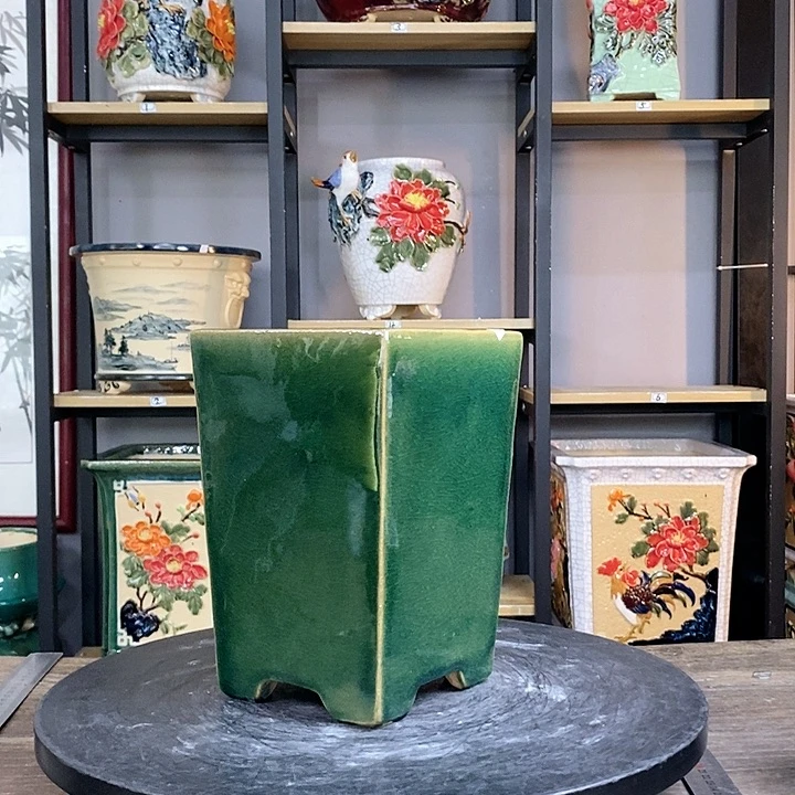 紫砂花盆Y**R7。