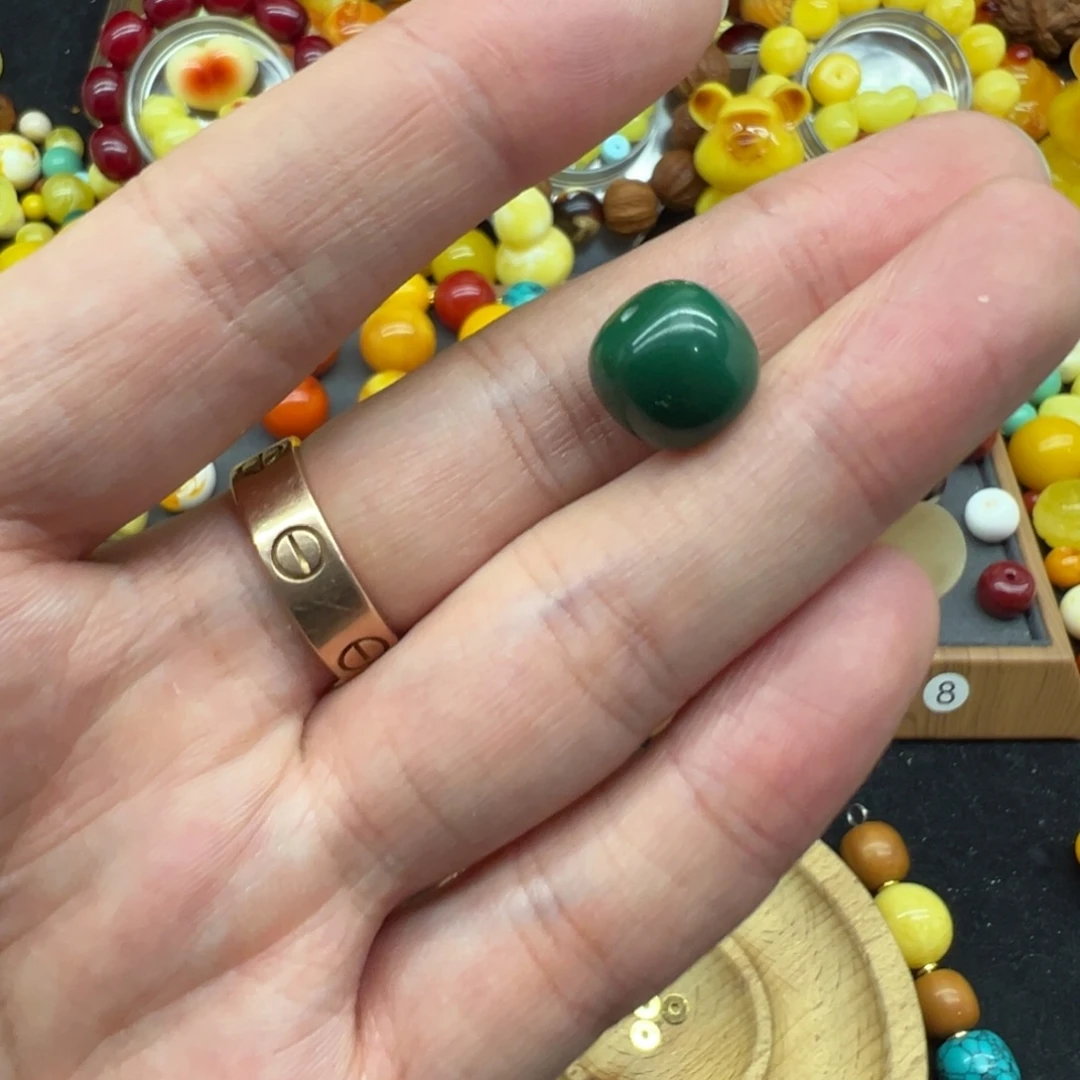 唤***响琥珀未镶嵌颈饰配饰12mm