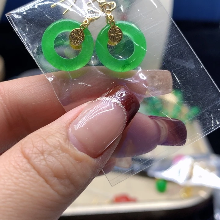 翡翠颈饰未镶嵌吊坠