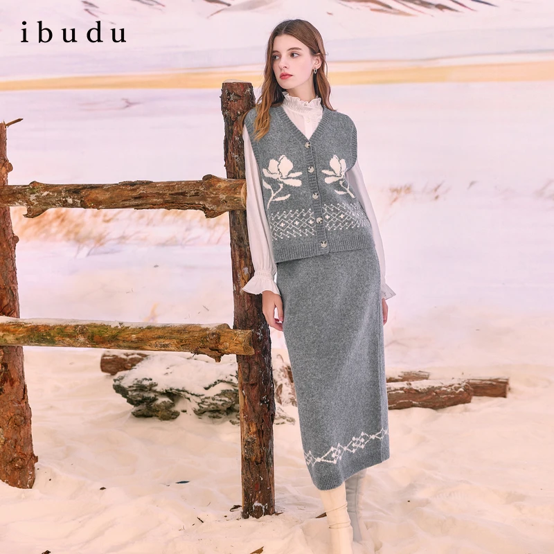 三彩ibudu2025冬季新款针织套装毛衫马甲半身裙两件套女