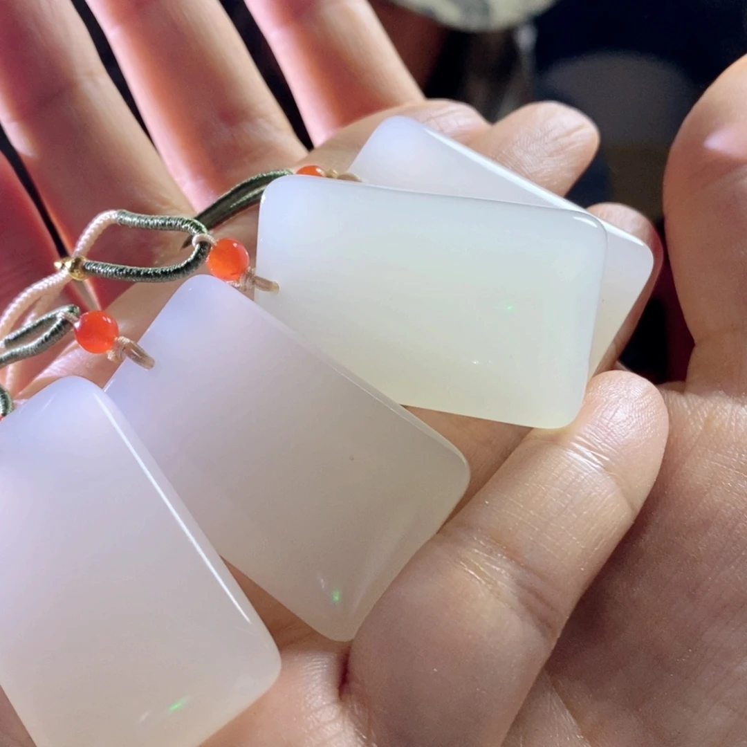 和田玉未镶嵌吊坠(不含链)