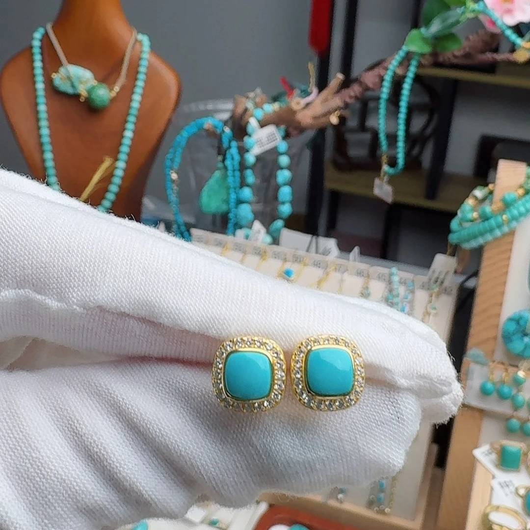 未镶嵌绿松石珠宝奇石