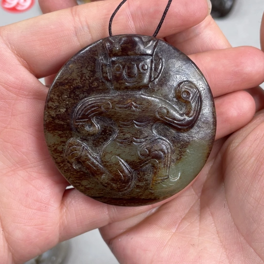 和田玉（糖玉）颈饰未镶嵌玉**哥