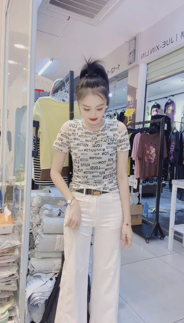 【小玉】新款时尚潮流拼接设计感修身显瘦百搭特色上衣