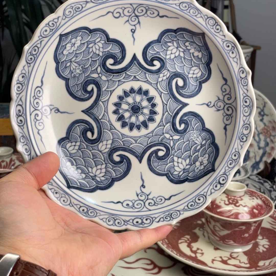 T****.元青花海生花葵口壶承