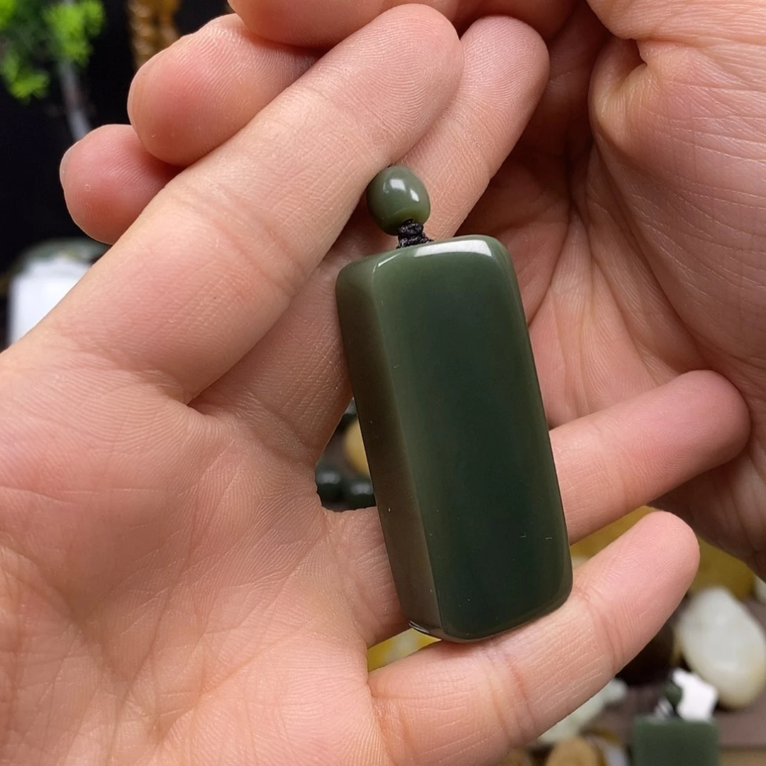 和田玉未镶嵌颈饰65