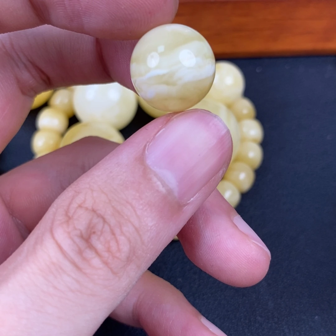 琥珀未镶嵌珠宝奇石92