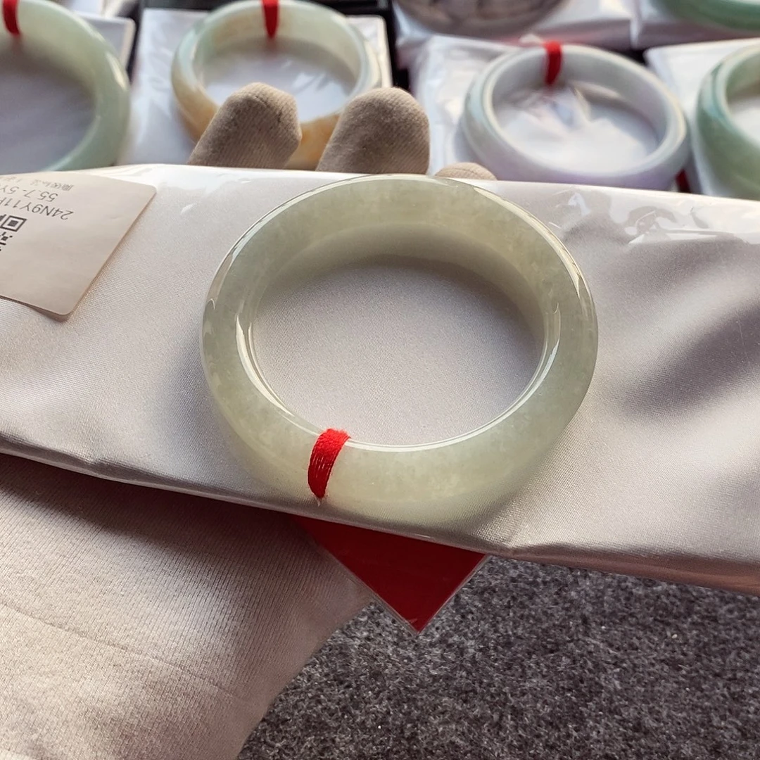 翡翠未镶嵌手镯55.5葡萄肉