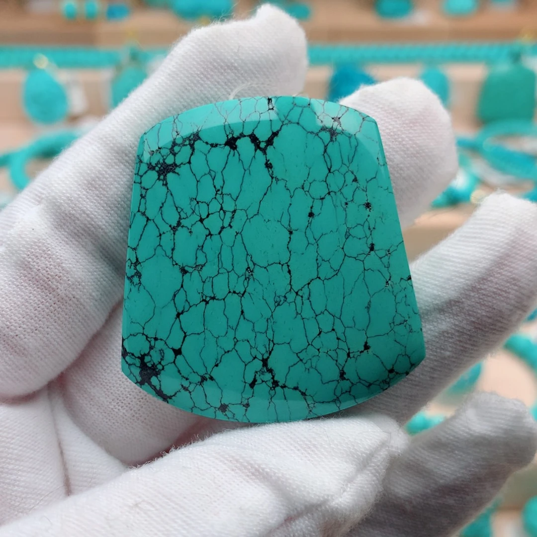 绿松石未镶嵌珠宝奇石31.2克