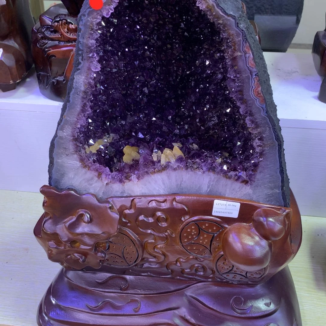 织绣巴西紫水晶摆件