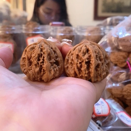 文玩核桃吊坠37翻天印尖有伤