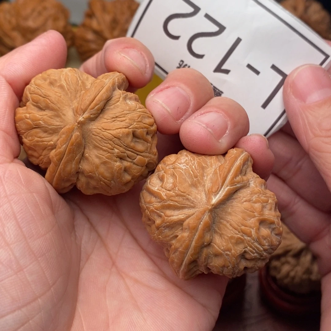 宁****文玩核桃把件元宝39….