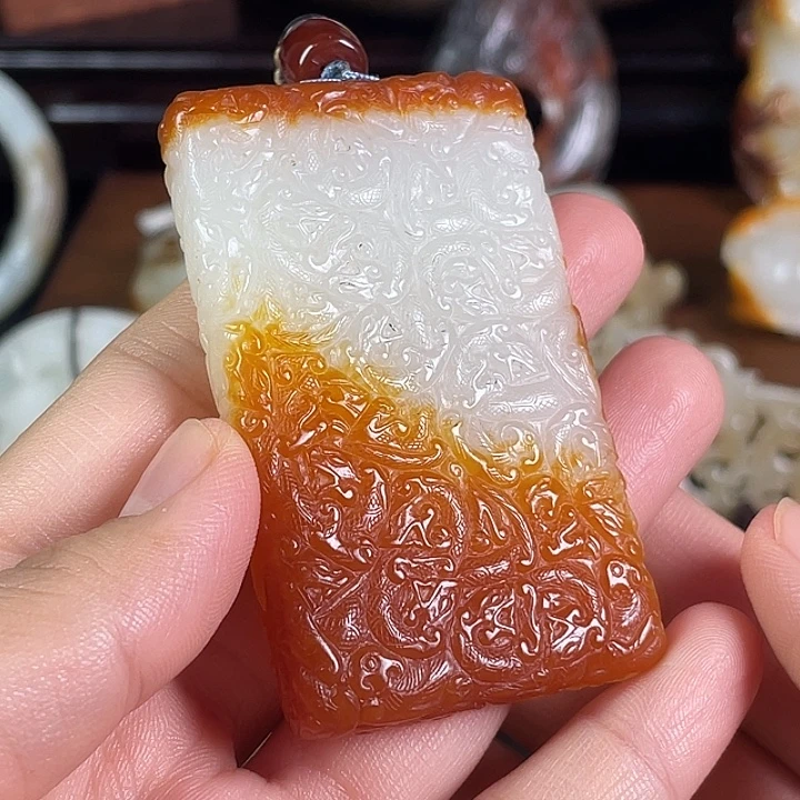 龙***下和田玉未镶嵌挂件