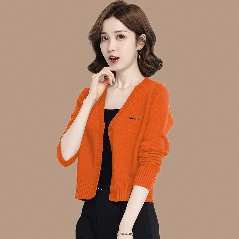 春季女V领短款针织毛针织衫女装外搭时尚长袖