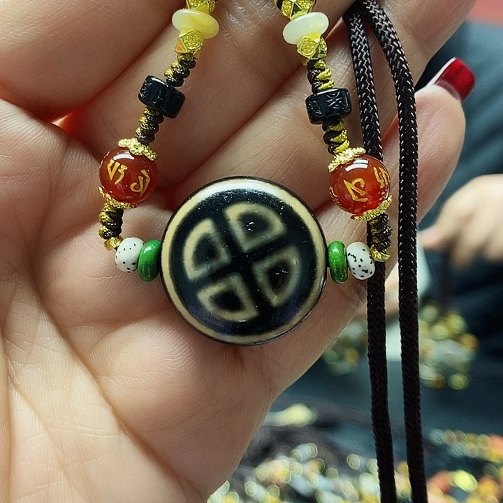 玛瑙/玉髓颈饰合金