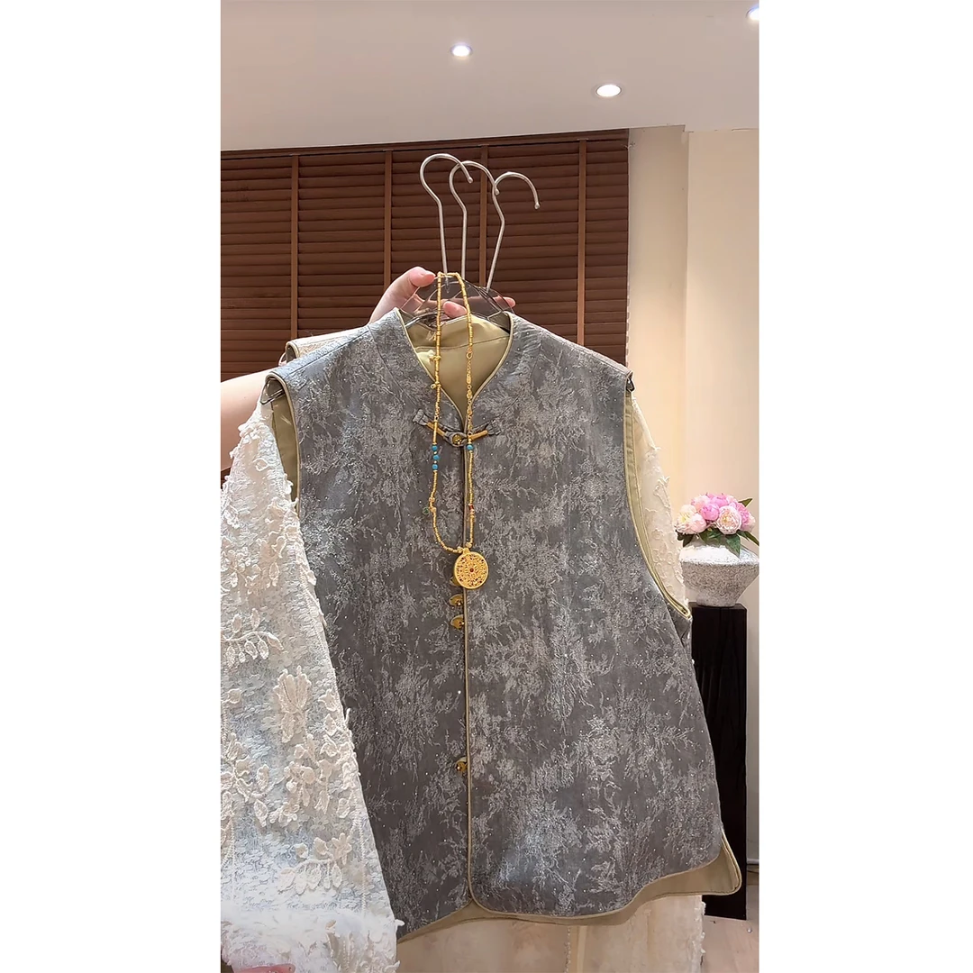 “初荷”2025春款国风百搭气质时尚无袖马夹中式复古马甲