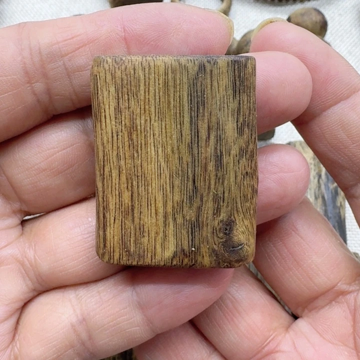 沉香沉香碎屑无事牌5.9克