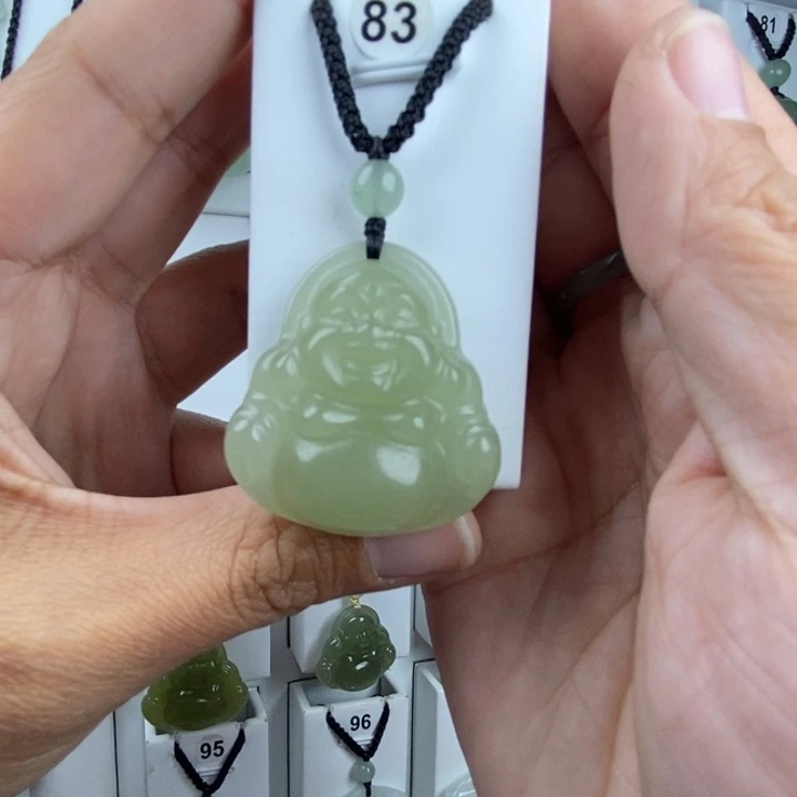 石英质玉未镶嵌颈饰