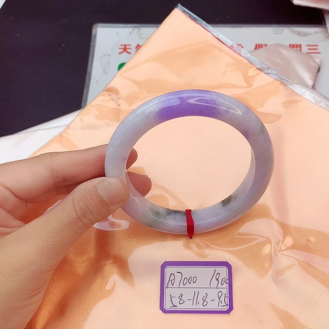 翡翠手镯未镶嵌翡翠