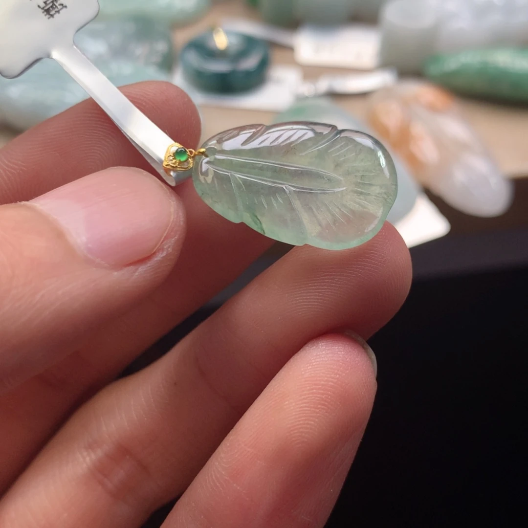 颈饰未镶嵌翡翠吊坠