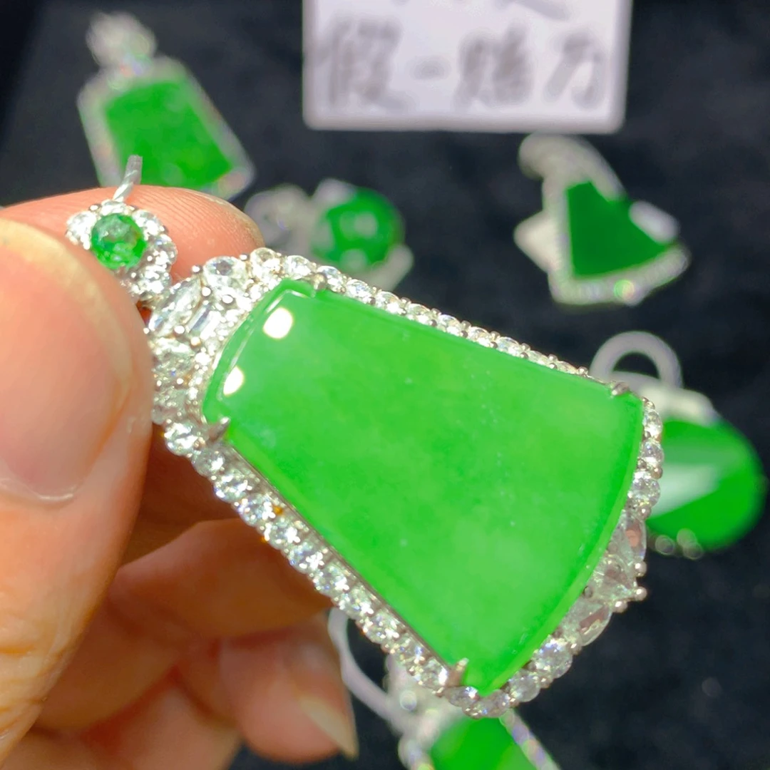 颈饰银S925镶嵌翡翠