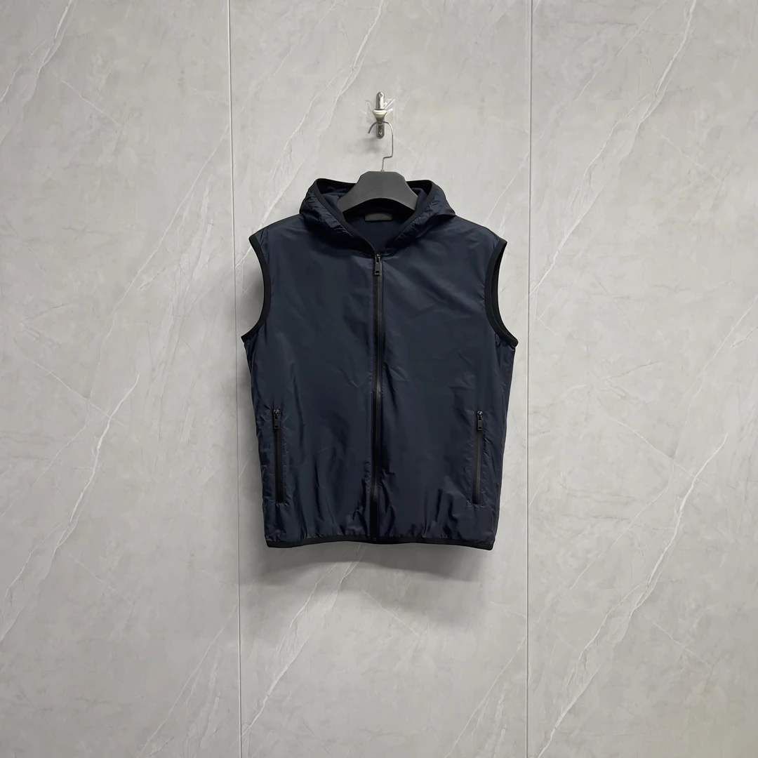 99新 Prada/普拉达 胶牌Logo尼龙拉链背心马甲/W0801/XL码