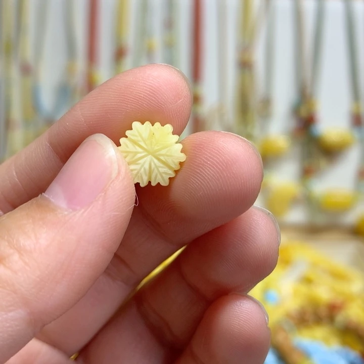 *****琥珀未镶嵌裸石配饰