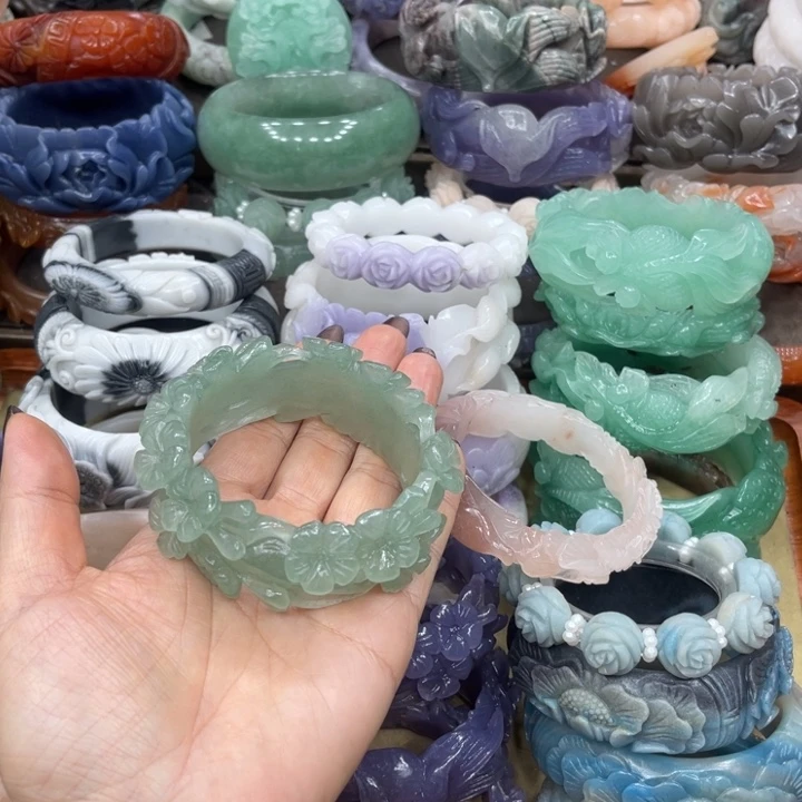 代***姐石英岩玉未镶嵌手镯