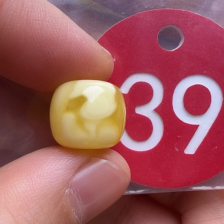 蜜蜡未镶嵌珠宝奇石12.8m m