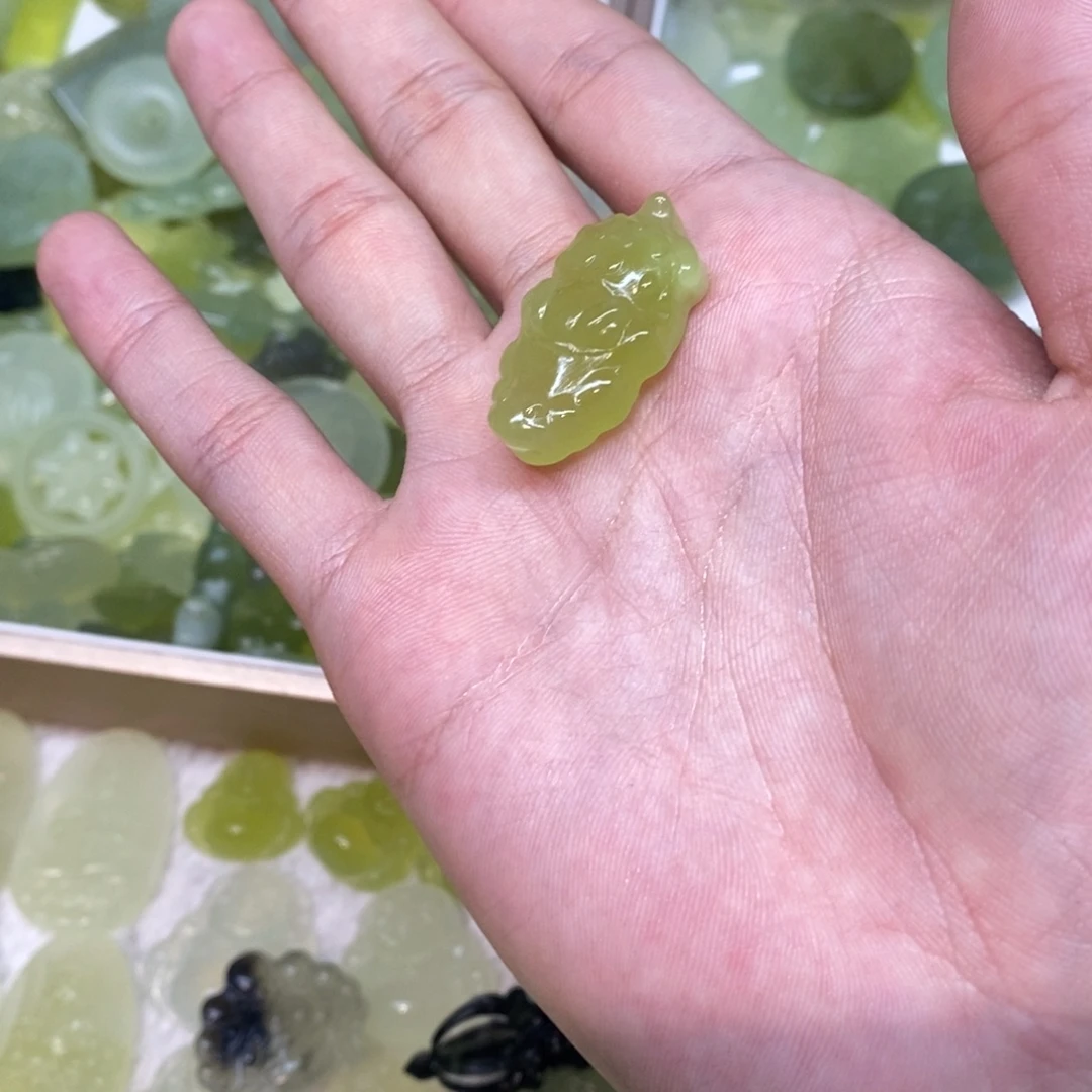 岫玉未镶嵌吊坠(不含链)